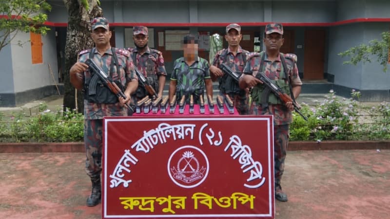 শার্শায় ভারতীয় মাদক সিরাপসহ আটক ১