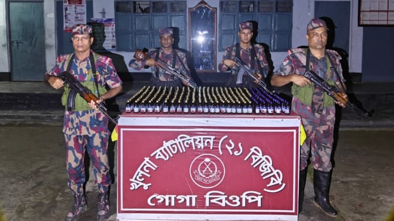 শার্শার গোগা সীমান্তে ৪১৭ বোতল ভারতীয় নেশাজাতীয় সিরাপ জব্দ