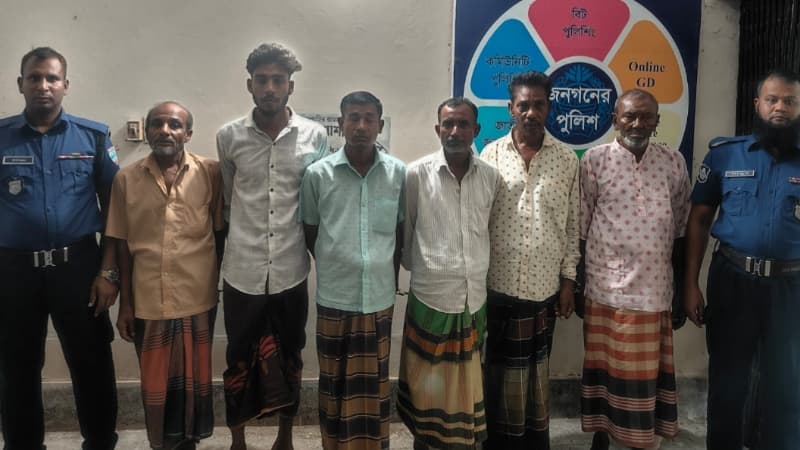 শার্শায় পুলিশের অভিযানে ৫ সাজাপ্রাপ্ত পরোয়ানাভুক্তসহ গ্রেপ্তার ৬