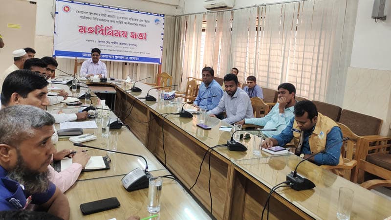 বেনাপোলে যাত্রী হয়রানি বন্ধে স্থলবন্দর পরিচালকের কঠোর হুঁশিয়ারি