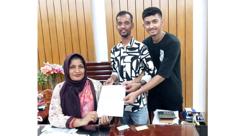 ঢাকার তেজগাঁও কলেজের পকেট সড়কে রিকশা চলাচল বন্ধের দাবি ছাত্রদলের