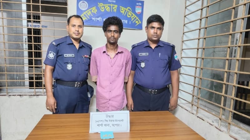 শার্শায় ইয়াবাসহ আটক ১