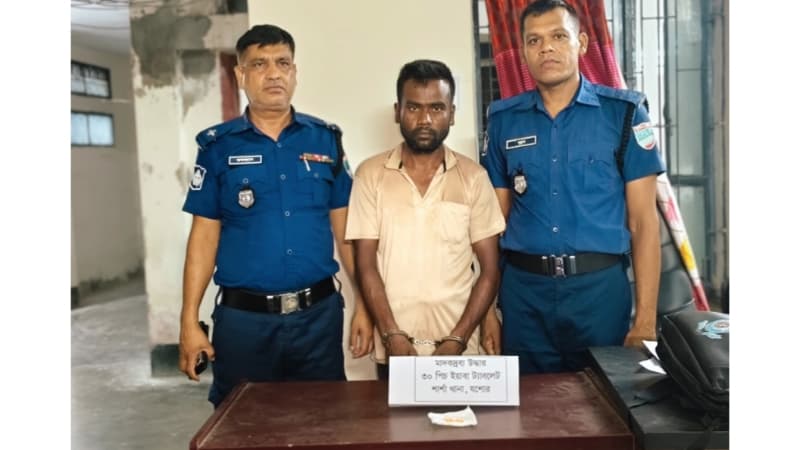 শার্শায় ইয়াবাসহ আটক ১, পলাতক ১