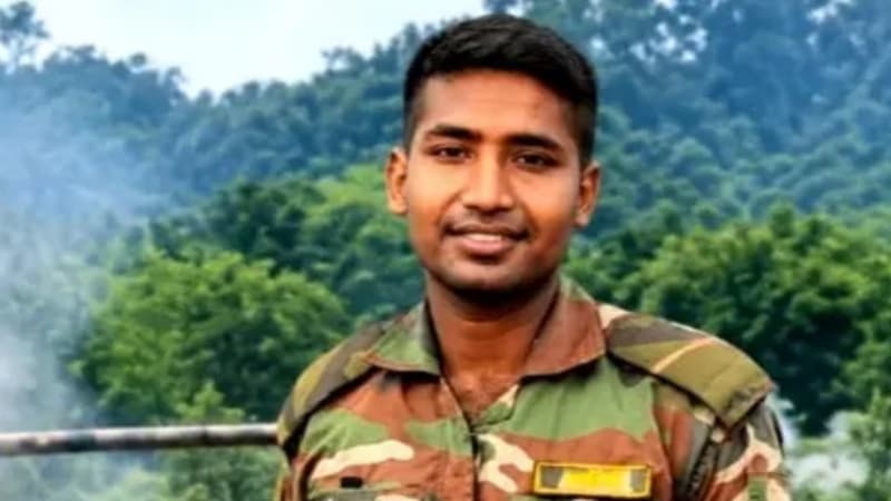সন্তানের মুখে ‘বাবা’ ডাক শোনার আগেই না ফেরার দেশে সেনাসদস্য ছিদ্দিক