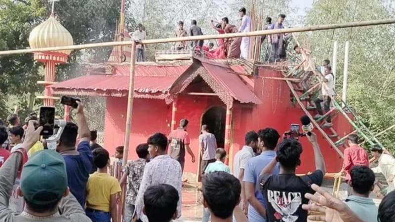 দরবারপ্রধানকে পিটিয়ে হত্যা: “এখনো বেঁচে আছে, মারো”-হামলাকারীদের নৃশংসতা