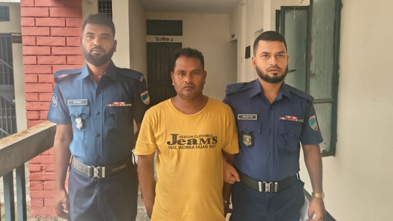 শার্শায় নাশকতা মামলার আনোয়ার হোসেন নামে আওয়ামী লীগের এক নেতা গ্রেপ্তার