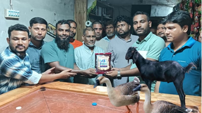 বেনাপোলে যুবকদের ক্যারাম প্রতিযোগিতা, পুরস্কার ছাগল ও রাজহাঁস