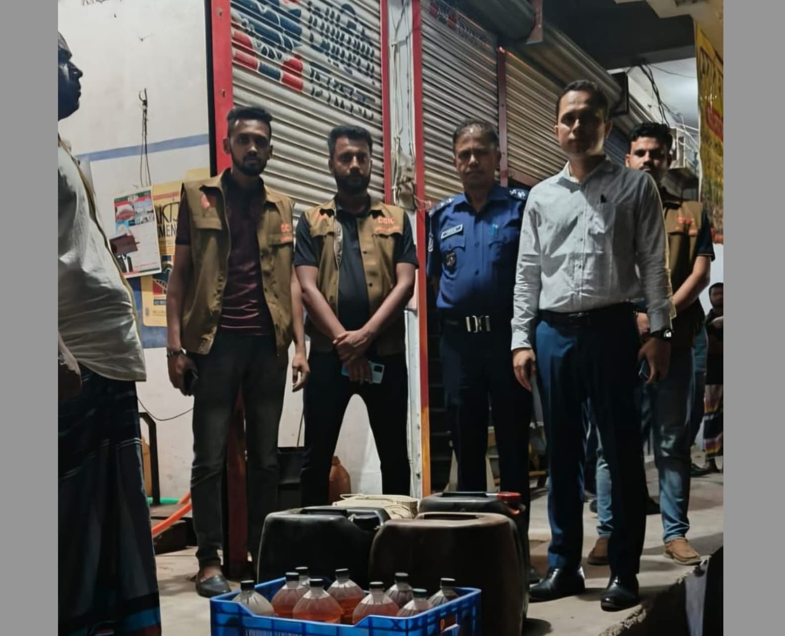 যশোরের শার্শা’য় ভ্রাম্যমাণ আদালতের অভিযানে জ্বালানি তেল জব্দ ও নগদ টাকা জরিমানা