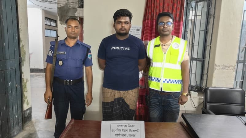 শার্শায় ৫০ পিস ইয়াবাসহ যুবক গ্রেফতার