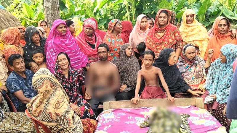 শার্শায় মোটরের সুইচ দিতে গিয়ে বিদ্যুৎস্পৃষ্ট হয়ে মুস্তাকিন নামে এক শিশুর মৃত্যু হয়েছে