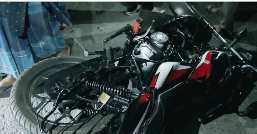 খুলনায় সড়ক দুর্ঘটনায় স্বামী-স্ত্রীর মৃত্যু