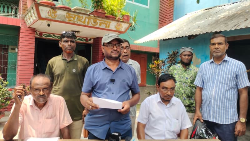 বেনাপোলে দুই ভাইয়ের সম্পত্তি বিরোধে সংবাদ সম্মেলন, জবরদখল ও প্রাণনাশের হুমকির অভিযোগ