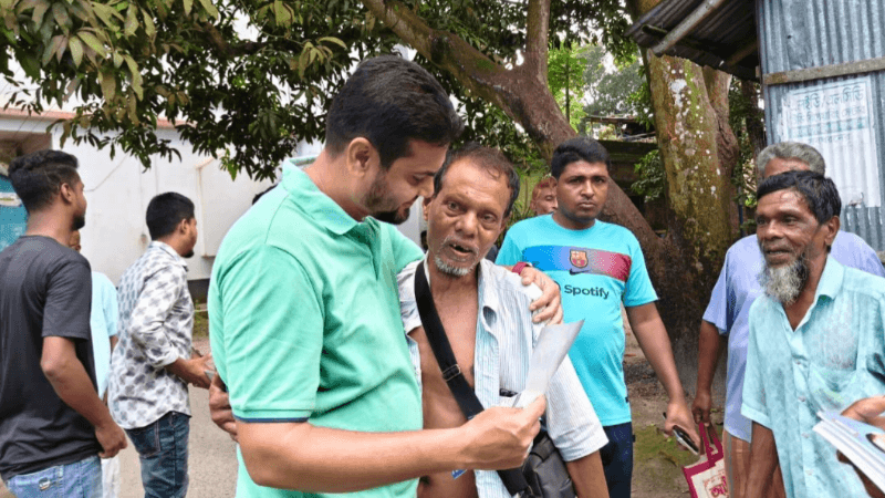 বেনাপোলে ভালোবাসার ডালি নিয়ে মানুষের দুয়ারে ইমদা