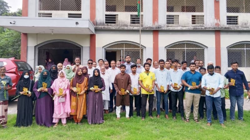 শার্শা উপজেলা কলেজে কৃতি শিক্ষার্থী সংবর্ধনা-২০২৬ অনুষ্ঠিত