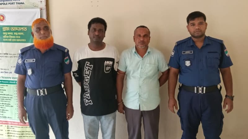 বেনাপোলে ভ্যানচালকের গলা চেপে ভ্যান ছিনতাইয়ের চেষ্টায় আটক ২