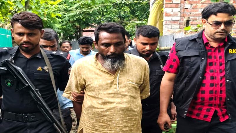 যশোরে যৌথ অভিযানে ওয়ারেন্টভুক্ত ‘ডাকাত সরদার’ গ্রেপ্তার