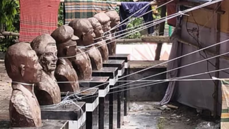 টাঙ্গাইলে বীরশ্রেষ্ঠদের ভাস্কর্যের গলায় মেলার দড়ি, ক্ষোভ-নিন্দার ঝড়