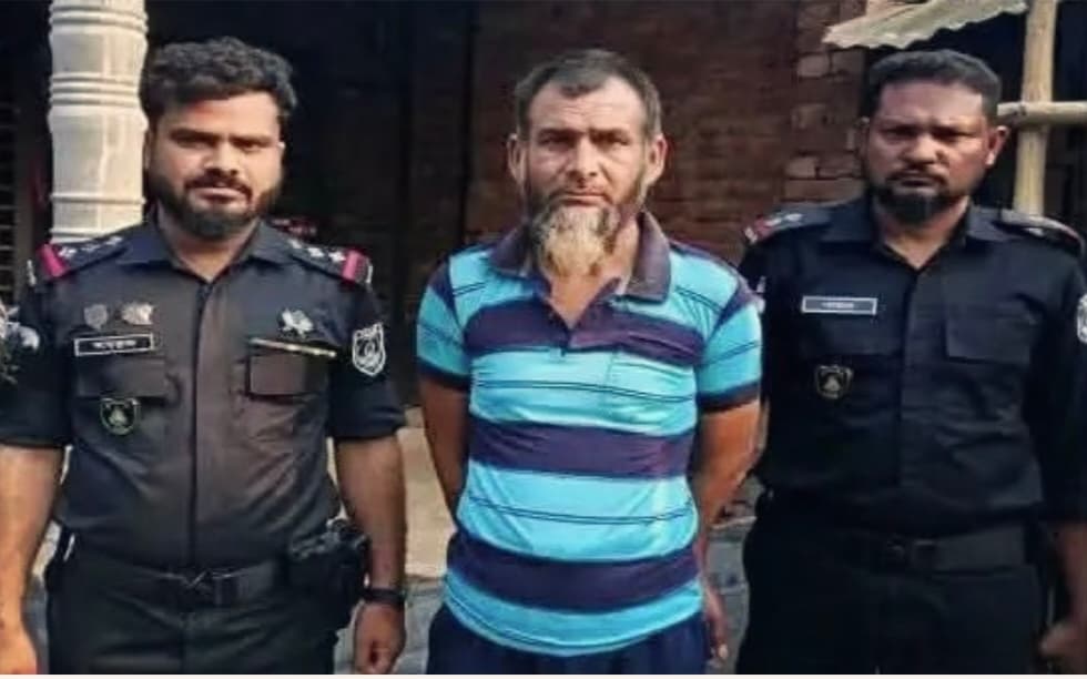 তেল না পেয়ে পাম্প ম্যানেজারকে ট্রাকচাপা দিয়ে হত্যা: ঘাতক চালক র্যাবের হাতে গ্রেফতার