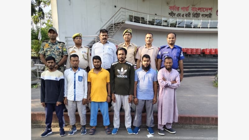 ভারত থেকে ট্রাভেল পারমিটে বেনাপোল দিয়ে দেশে ফিরলেন ৬ বাংলাদেশি
