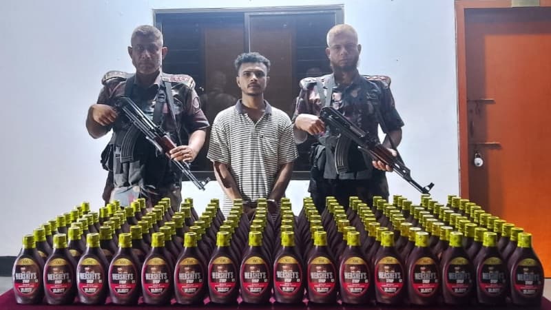বেনাপোল সীমান্তে চোরাচালান পণ্যের চালান জব্দ, গ্রেফতার ১