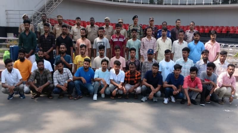 ভারতে আটক ৩৬ বাংলাদেশিকে বেনাপোল চেকপোস্ট দিয়ে ফেরত