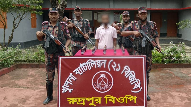 শার্শায় ২০ বোতল ভারতীয় উইনিক্স সিরাপসহ যুবক আটক