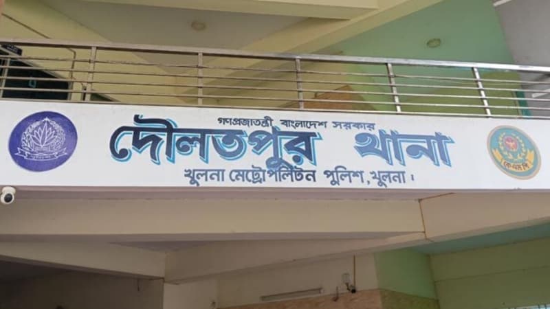 খুলনায় ফজরের নামাজের সময় মসজিদে গুলি, দুই মুসল্লি আহত