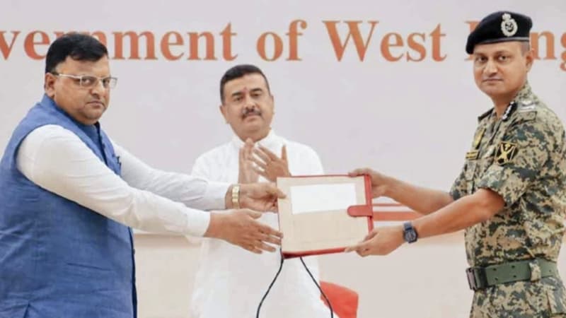 বাংলাদেশ সীমান্তে বেড়া নির্মাণে বিএসএফকে জমি হস্তান্তর পশ্চিমবঙ্গ সরকারের