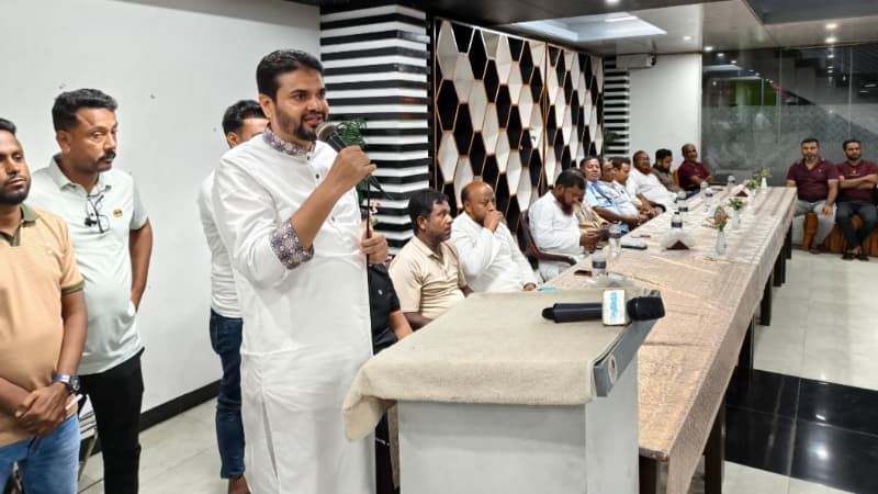 বেনাপোলে দলীয় নেতাকর্মীদের সঙ্গে যুবদল নেতা ইমদার মতবিনিময় সভা