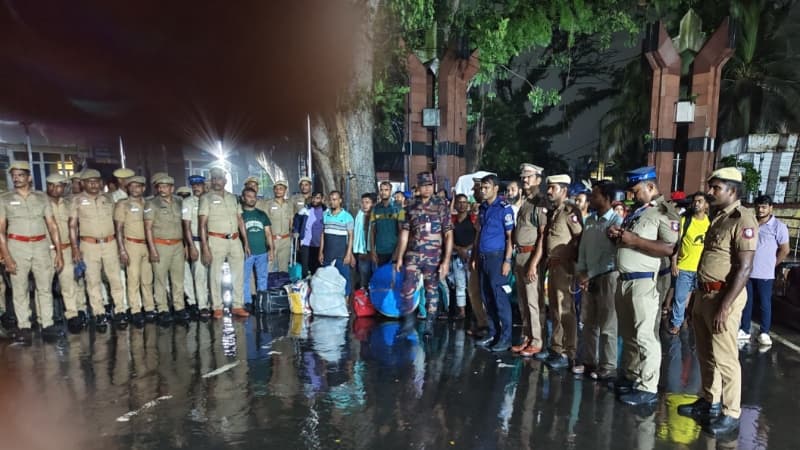 ট্রাভেল পারমিটে ভারত থেকে দেশে ফিরেছেন ৫০ বাংলাদেশি, হস্তান্তর হয়েছে বেনাপোল সীমান্তে