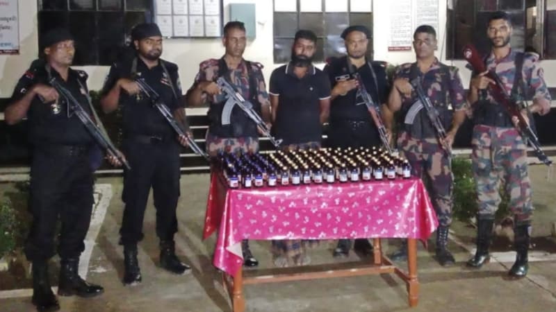 যশোরের শার্শা সীমান্তে বিজিবি-র্যাবের যৌথ অভিযানে মাদকসহ আটক ১
