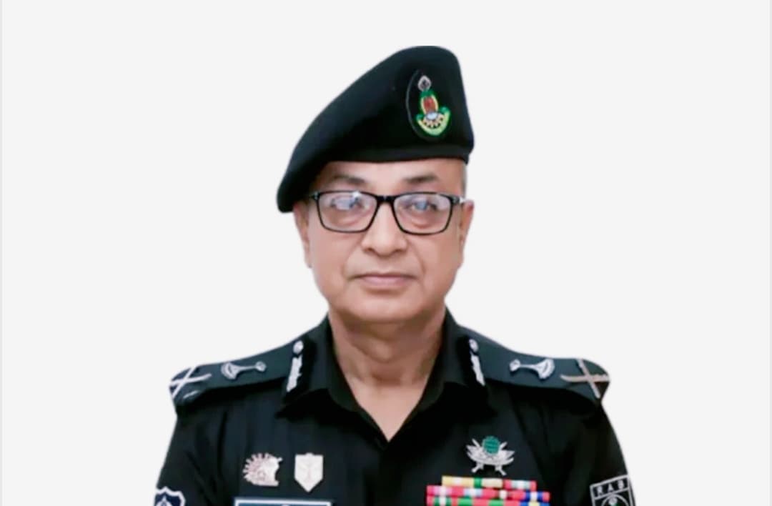 র্যাবের নতুন মহাপরিচালক (ডিজি) হিসেবে দায়িত্ব গ্রহণ করেছেন অতিরিক্ত আইজিপি আহসান হাবীব পলাশ।