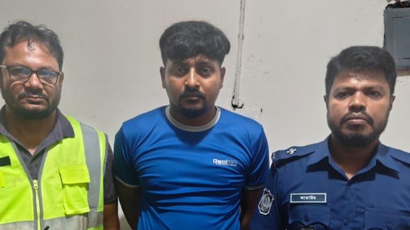 শার্শায় পুলিশের চলমান বিশেষ অভিযানে ইমরান হোসেন (৩২) নামে ছাত্রলীগের (কার্যক্রম নিষিদ্ধ) সক্রিয় কর্মী গ্রেপ্তার